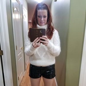 Meet your Posher, Elysha